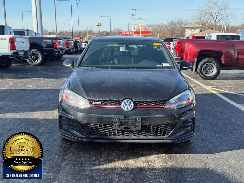 Volkswagen Golf GTI Vehicle Full-screen Gallery Image 2