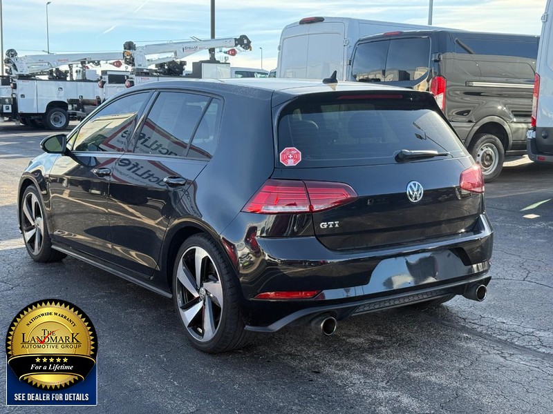 Volkswagen Golf GTI Vehicle Full-screen Gallery Image 7