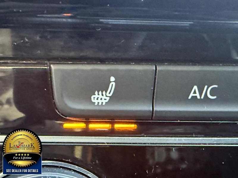 Volkswagen Golf GTI Vehicle Full-screen Gallery Image 14