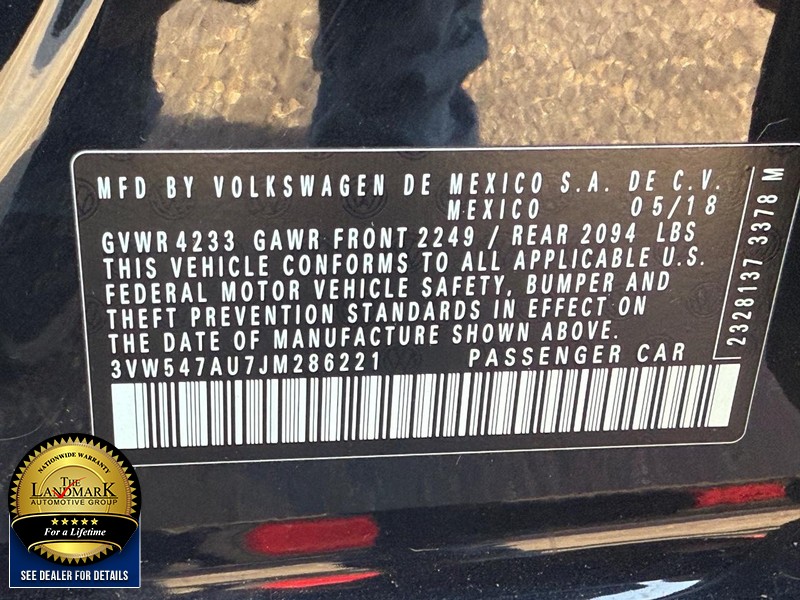 Volkswagen Golf GTI Vehicle Full-screen Gallery Image 20