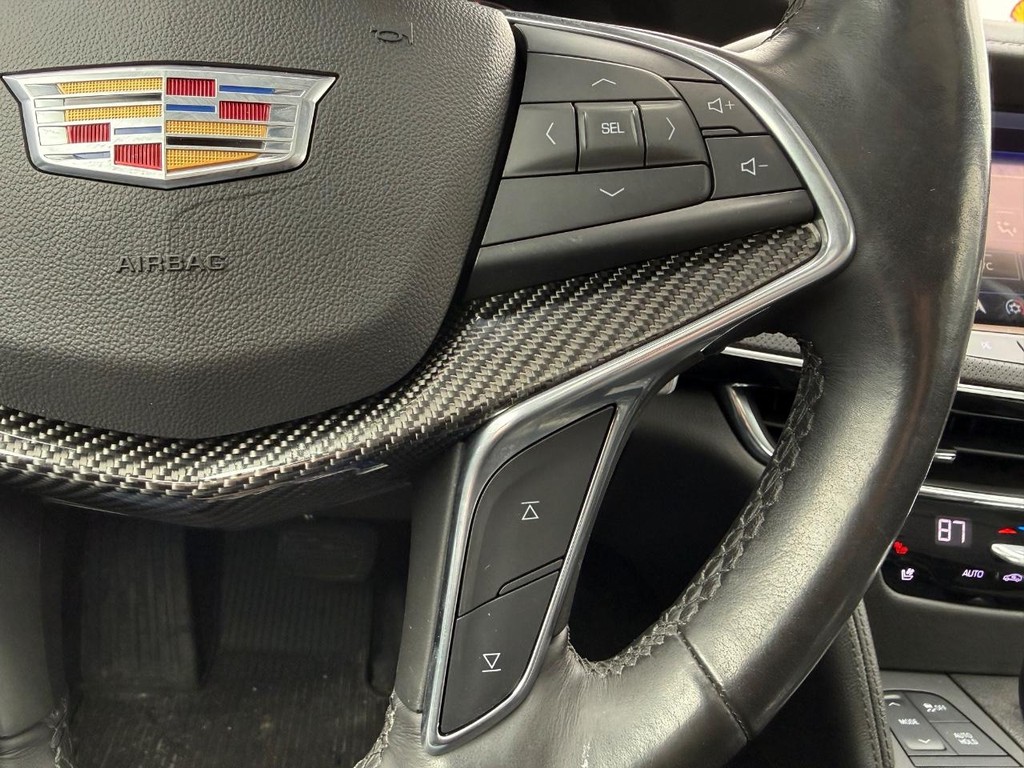 Cadillac CT6 Vehicle Full-screen Gallery Image 11