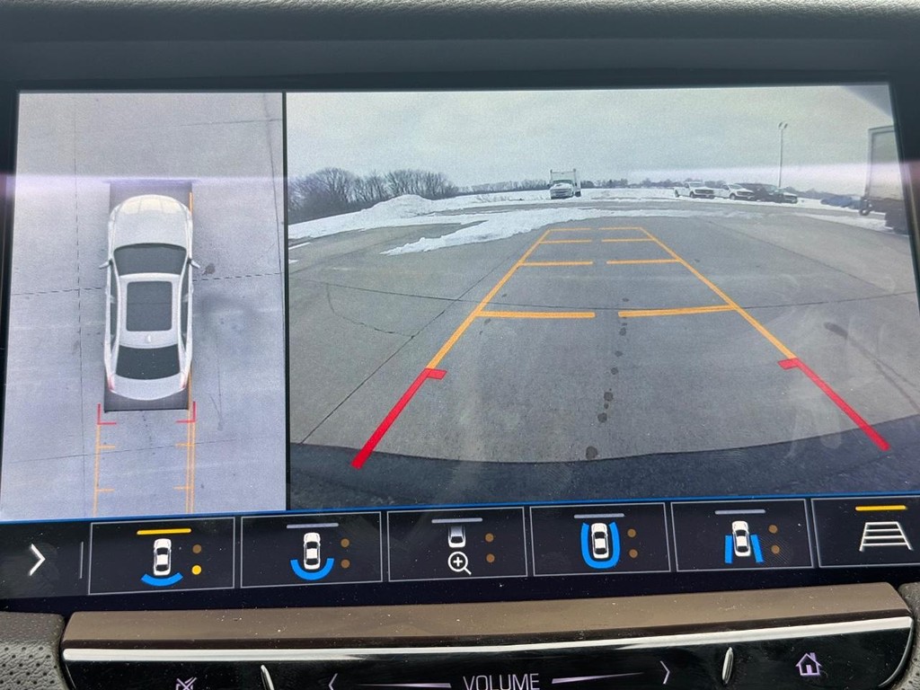 Cadillac CT6 Vehicle Full-screen Gallery Image 13