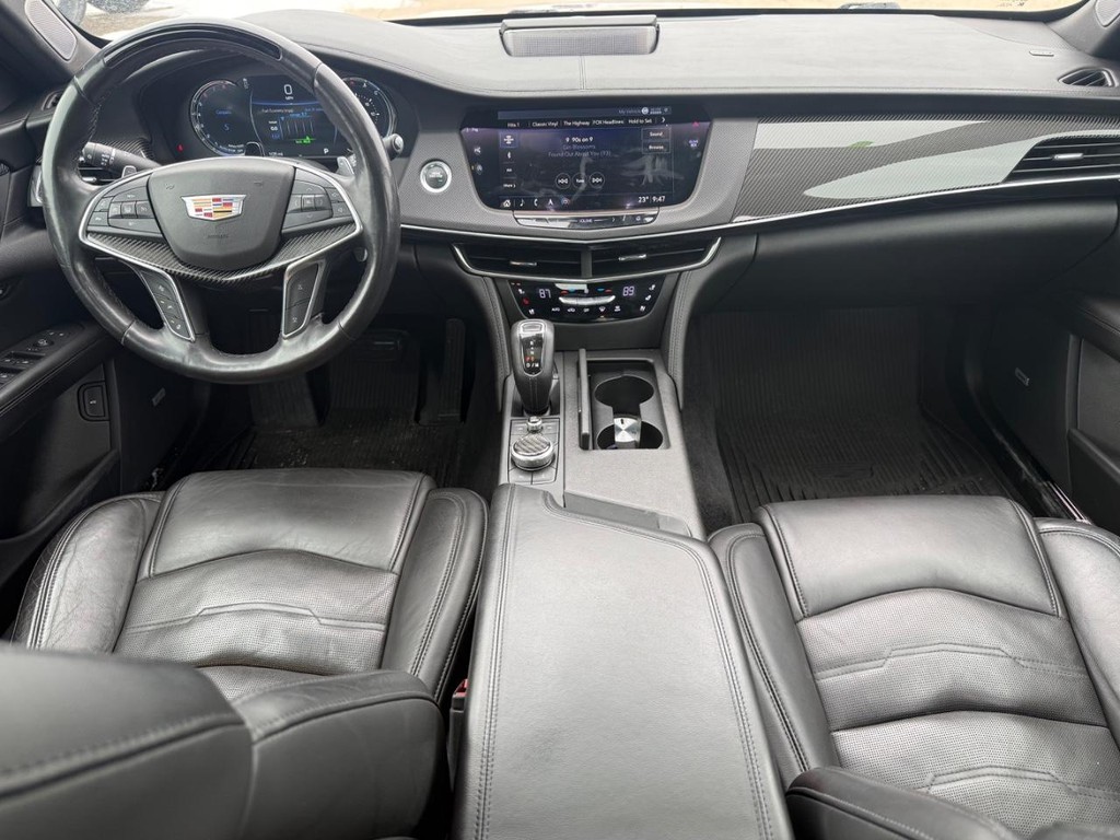 Cadillac CT6 Vehicle Full-screen Gallery Image 18