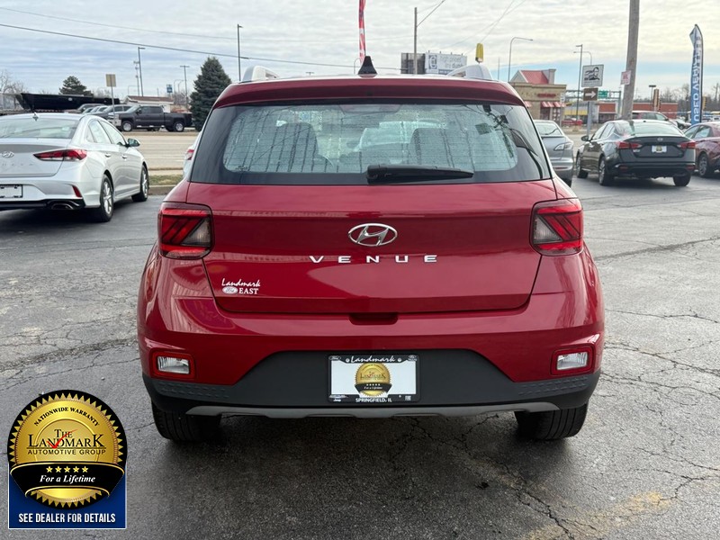 Hyundai Venue Vehicle Full-screen Gallery Image 6