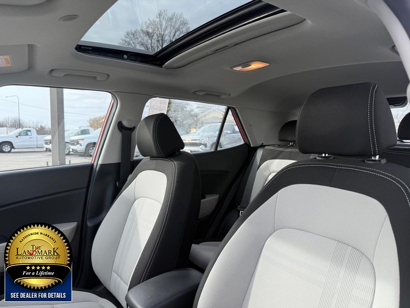 Hyundai Venue Vehicle Full-screen Gallery Image 9