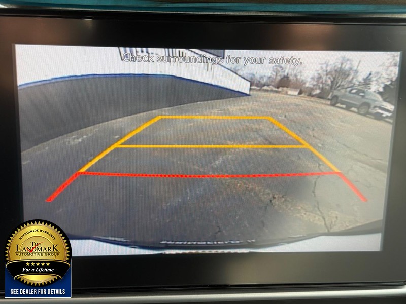 Hyundai Venue Vehicle Full-screen Gallery Image 13