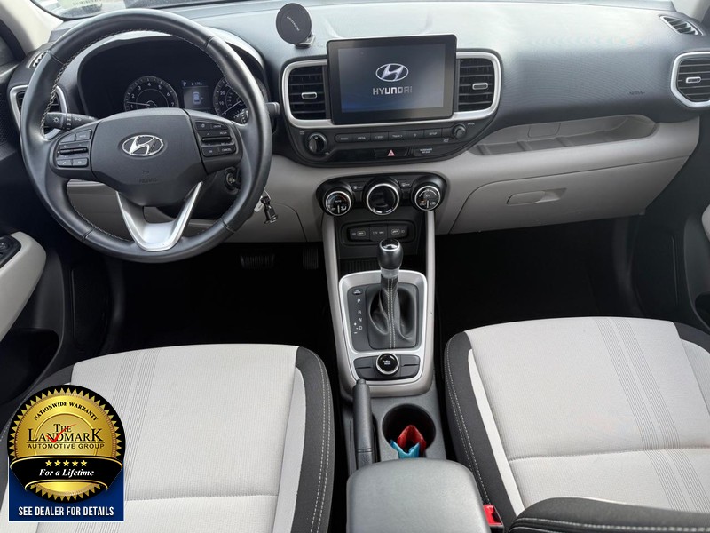 Hyundai Venue Vehicle Full-screen Gallery Image 15