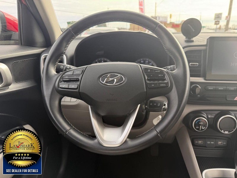 Hyundai Venue Vehicle Full-screen Gallery Image 16