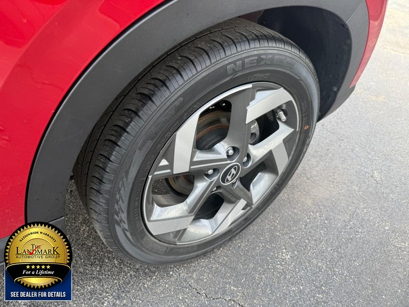 Hyundai Venue Vehicle Full-screen Gallery Image 19