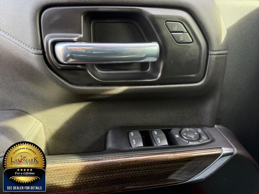 Chevrolet Silverado 1500 LTD Vehicle Full-screen Gallery Image 8