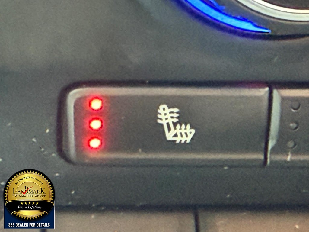 Chevrolet Silverado 1500 LTD Vehicle Full-screen Gallery Image 14