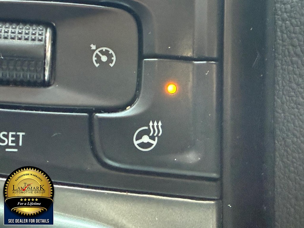 Chevrolet Silverado 1500 LTD Vehicle Full-screen Gallery Image 15