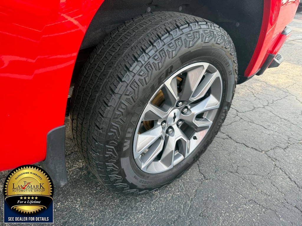 Chevrolet Silverado 1500 LTD Vehicle Full-screen Gallery Image 21