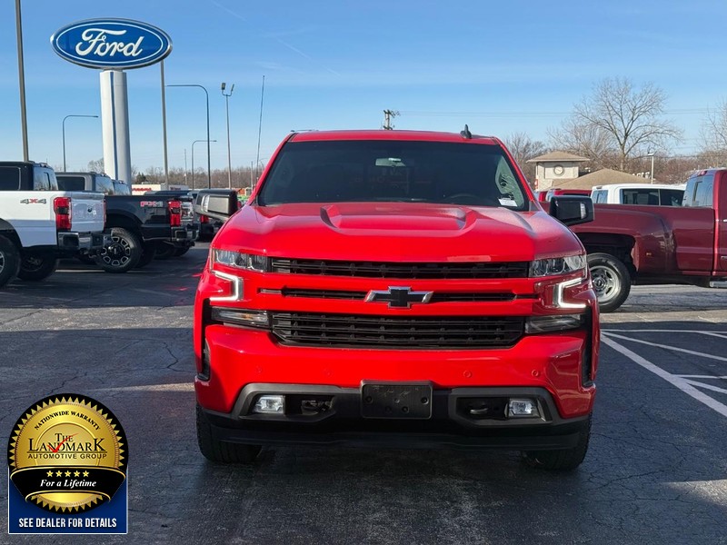 Chevrolet Silverado 1500 LTD Vehicle Full-screen Gallery Image 02