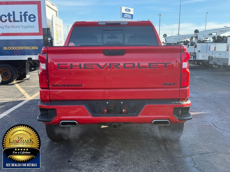 Chevrolet Silverado 1500 LTD Vehicle Full-screen Gallery Image 06