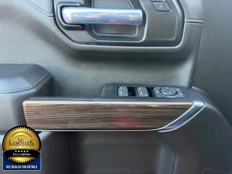 Chevrolet Silverado 1500 LTD Vehicle Full-screen Gallery Image 08