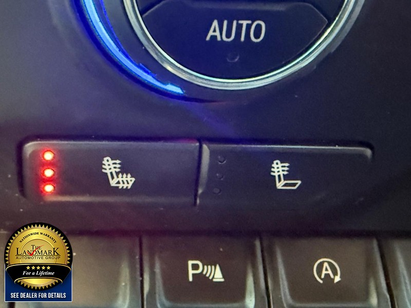 Chevrolet Silverado 1500 LTD Vehicle Full-screen Gallery Image 14