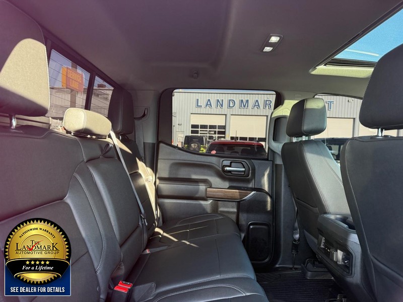 Chevrolet Silverado 1500 LTD Vehicle Full-screen Gallery Image 16