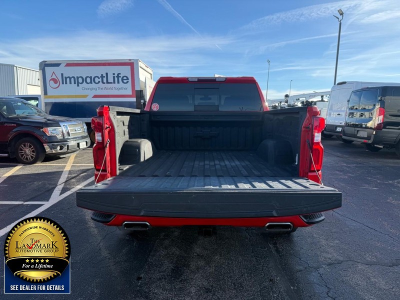 Chevrolet Silverado 1500 LTD Vehicle Full-screen Gallery Image 20