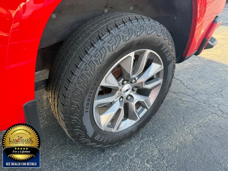 Chevrolet Silverado 1500 LTD Vehicle Full-screen Gallery Image 21