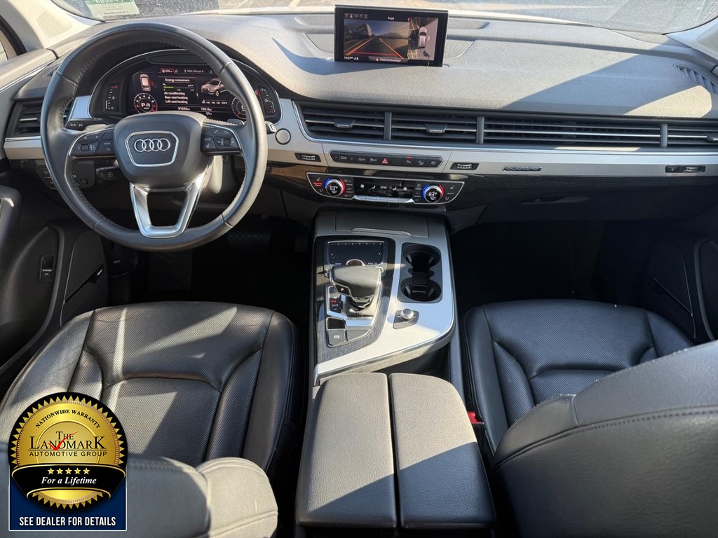 Audi Q7 Vehicle Full-screen Gallery Image 19