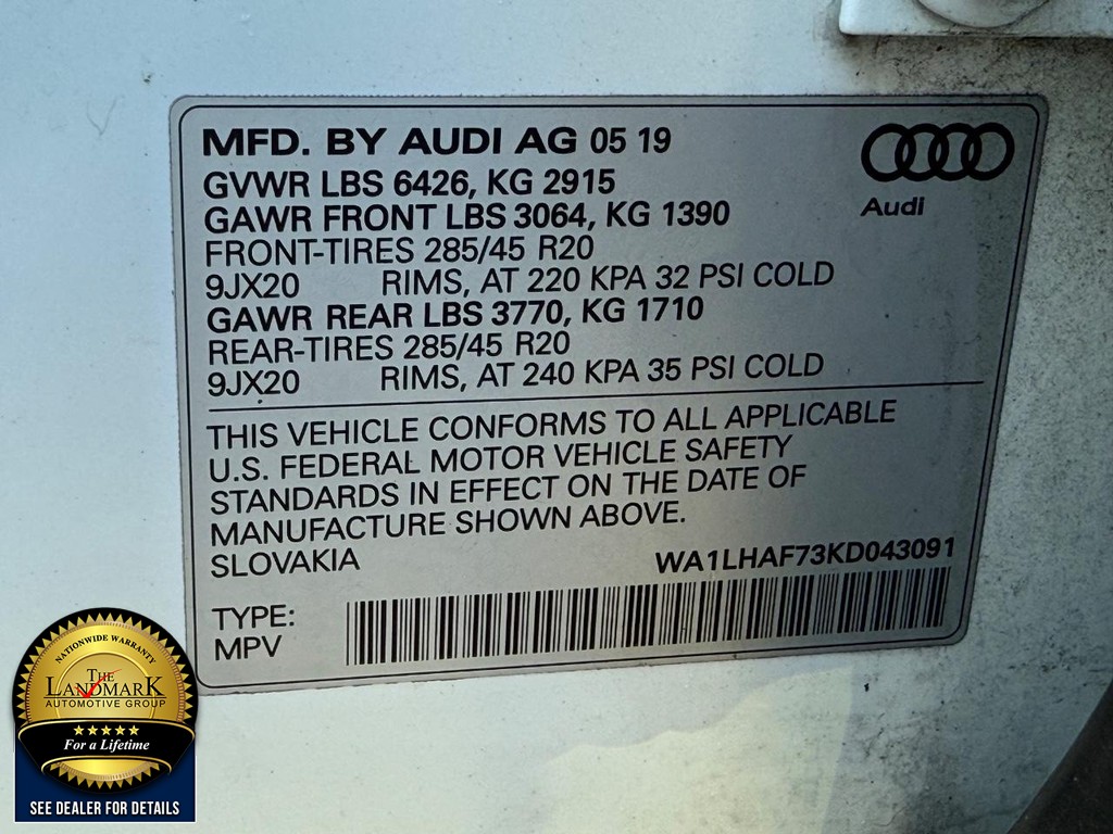 Audi Q7 Vehicle Full-screen Gallery Image 24