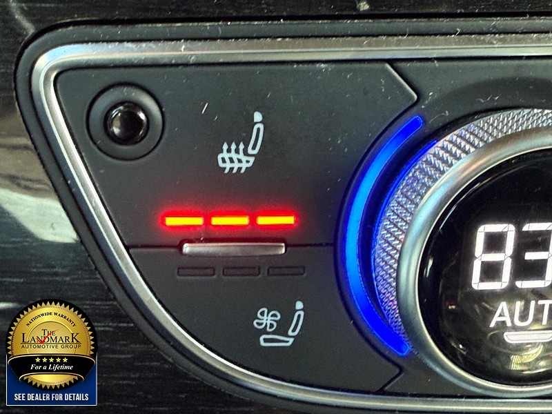 Audi Q7 Vehicle Full-screen Gallery Image 14