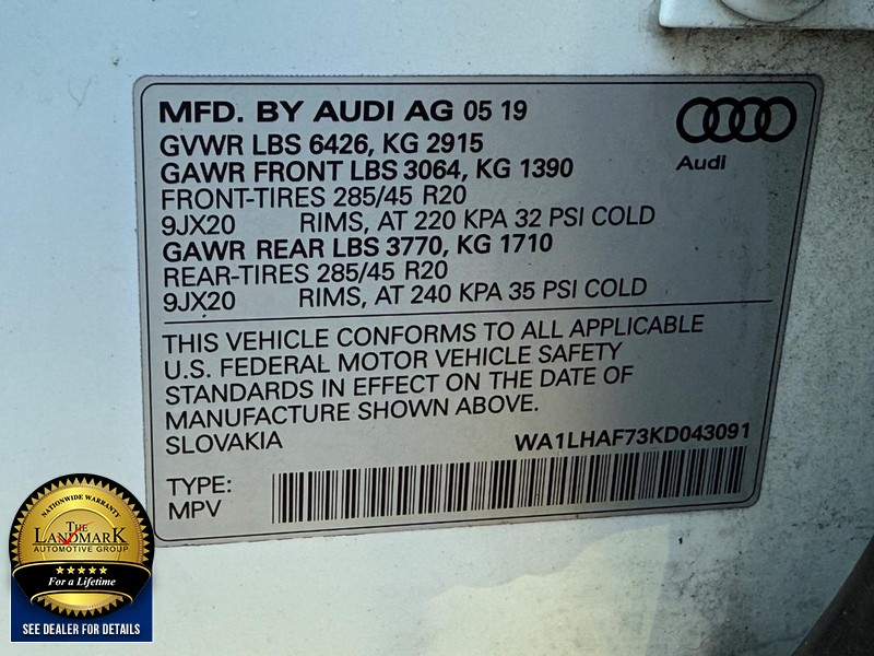 Audi Q7 Vehicle Full-screen Gallery Image 24