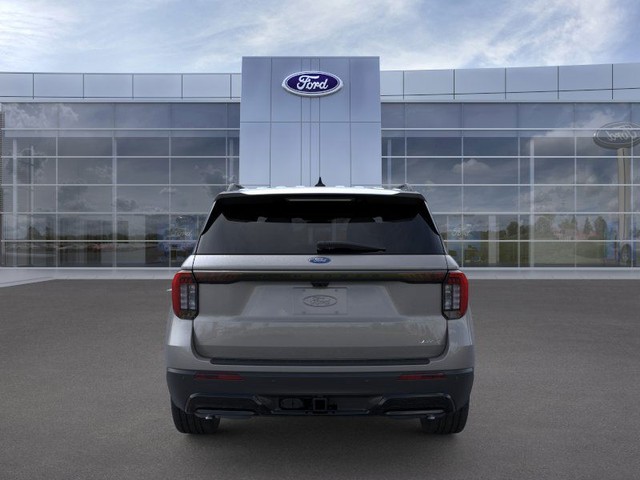 Ford Explorer Vehicle Full-screen Gallery Image 5