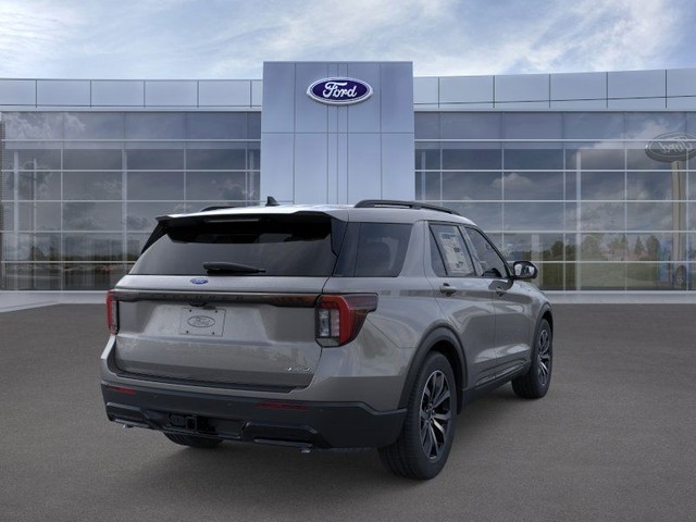 Ford Explorer Vehicle Full-screen Gallery Image 8