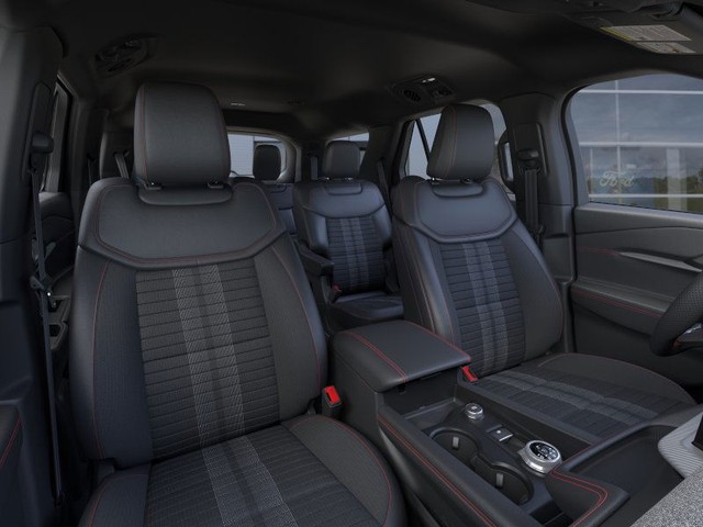 Ford Explorer Vehicle Full-screen Gallery Image 10