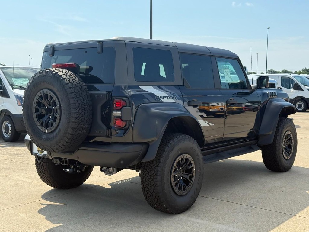 Ford Bronco Vehicle Full-screen Gallery Image 5