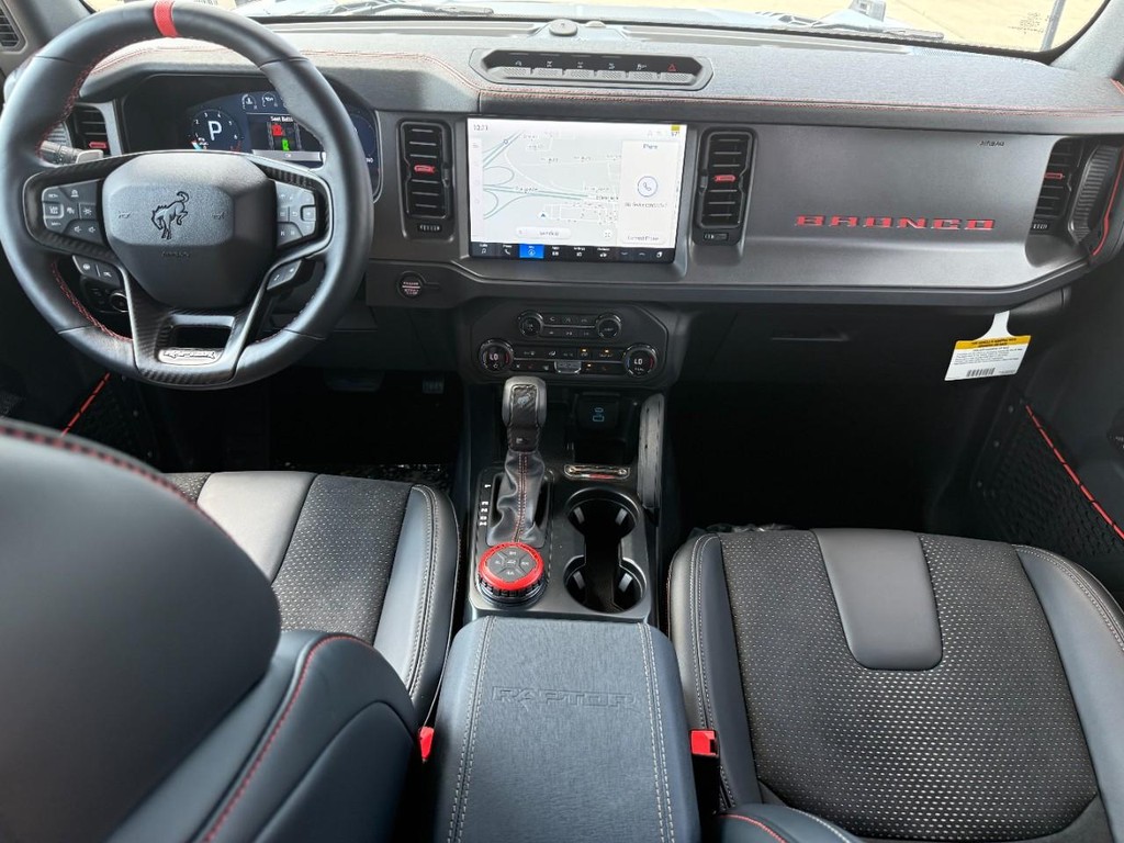 Ford Bronco Vehicle Full-screen Gallery Image 17