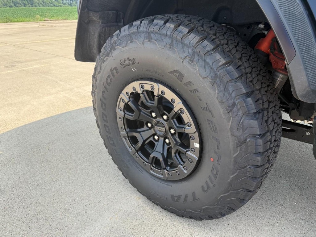 Ford Bronco Vehicle Full-screen Gallery Image 21