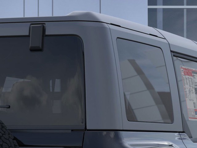 Ford Bronco Vehicle Full-screen Gallery Image 25