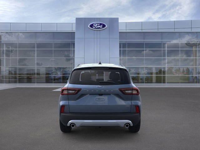 Ford Escape Plug-In Hybrid Vehicle Full-screen Gallery Image 5