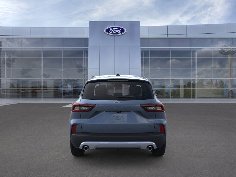 Ford Escape Plug-In Hybrid Vehicle Full-screen Gallery Image 5