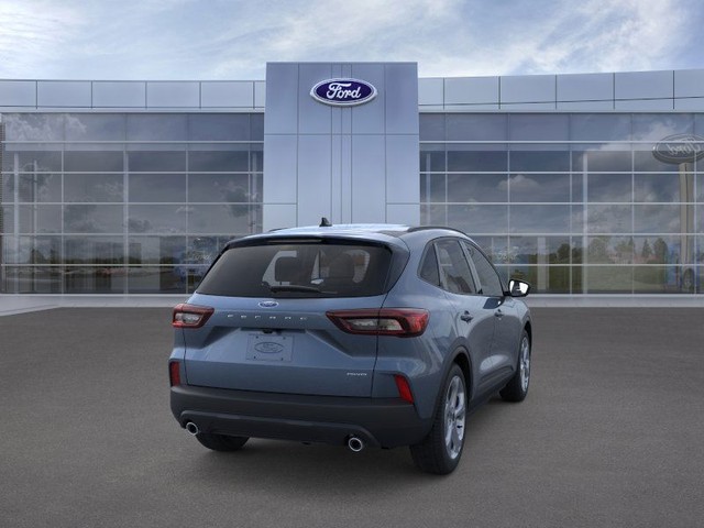 Ford Escape Vehicle Full-screen Gallery Image 8