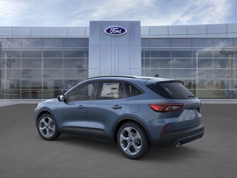 Ford Escape Vehicle Full-screen Gallery Image 4