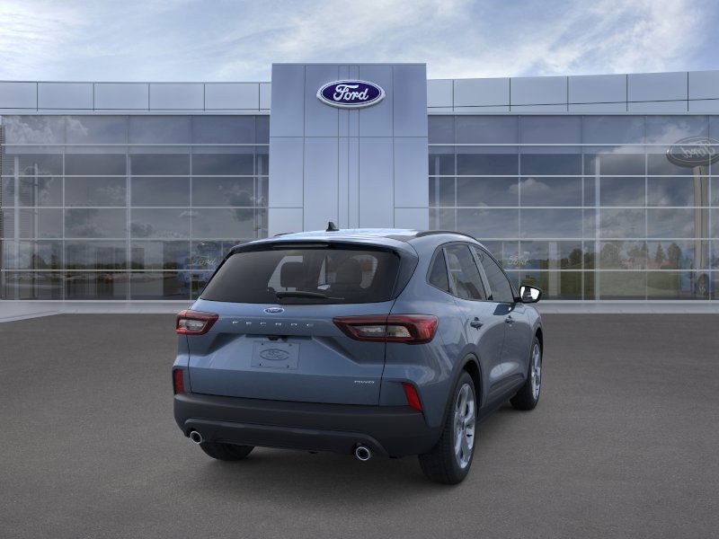 Ford Escape Vehicle Full-screen Gallery Image 8