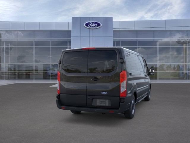 Ford Transit-250 Vehicle Full-screen Gallery Image 8