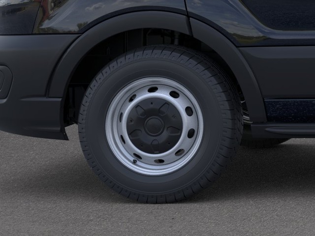 Ford Transit-250 Vehicle Full-screen Gallery Image 19