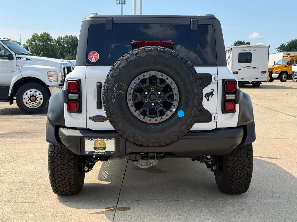 Ford Bronco Vehicle Full-screen Gallery Image 6