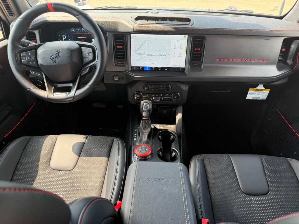 Ford Bronco Vehicle Full-screen Gallery Image 17