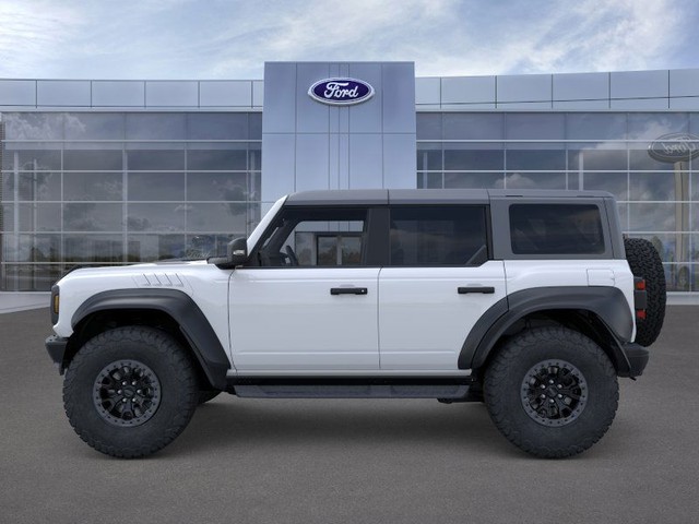 Ford Bronco Vehicle Full-screen Gallery Image 3