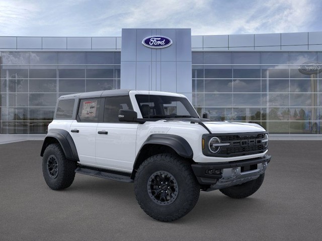 Ford Bronco Vehicle Full-screen Gallery Image 7