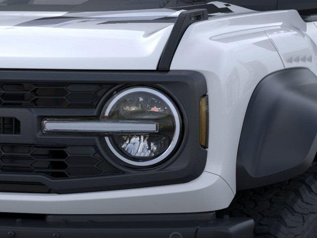 Ford Bronco Vehicle Full-screen Gallery Image 20