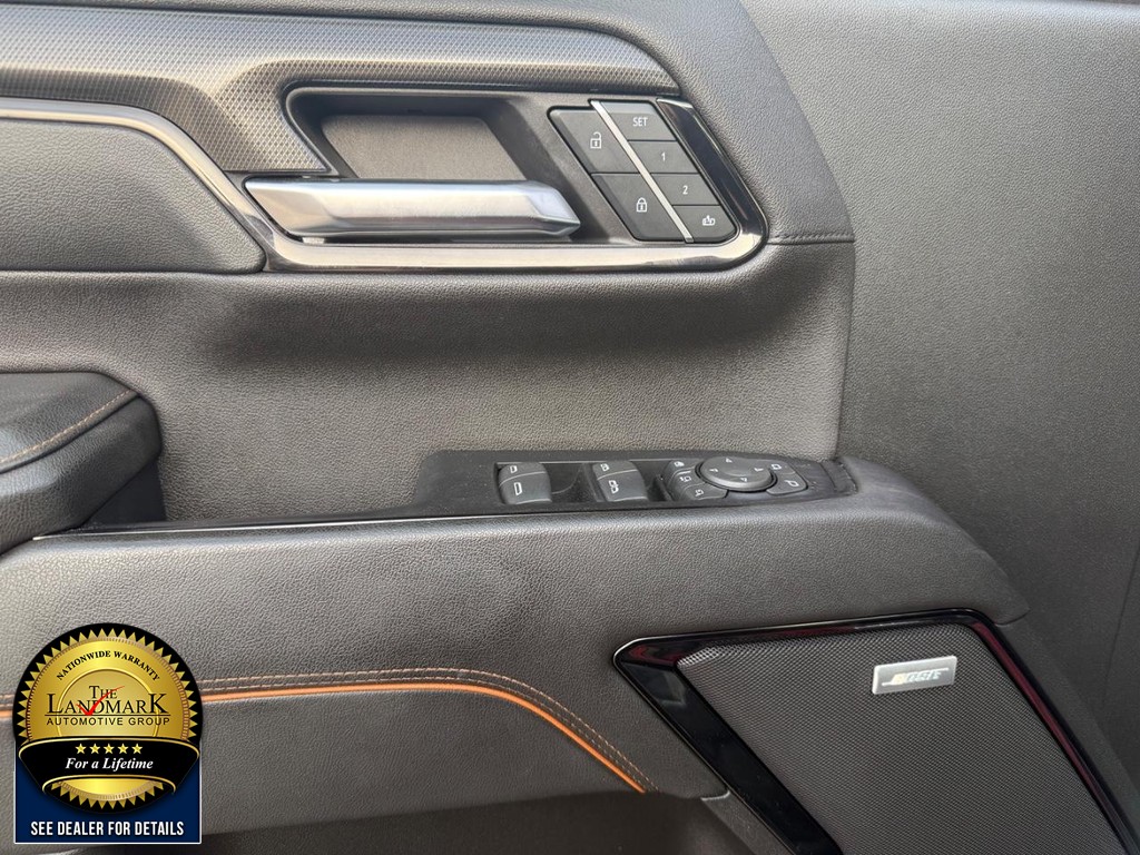 GMC Sierra 2500HD Vehicle Full-screen Gallery Image 8