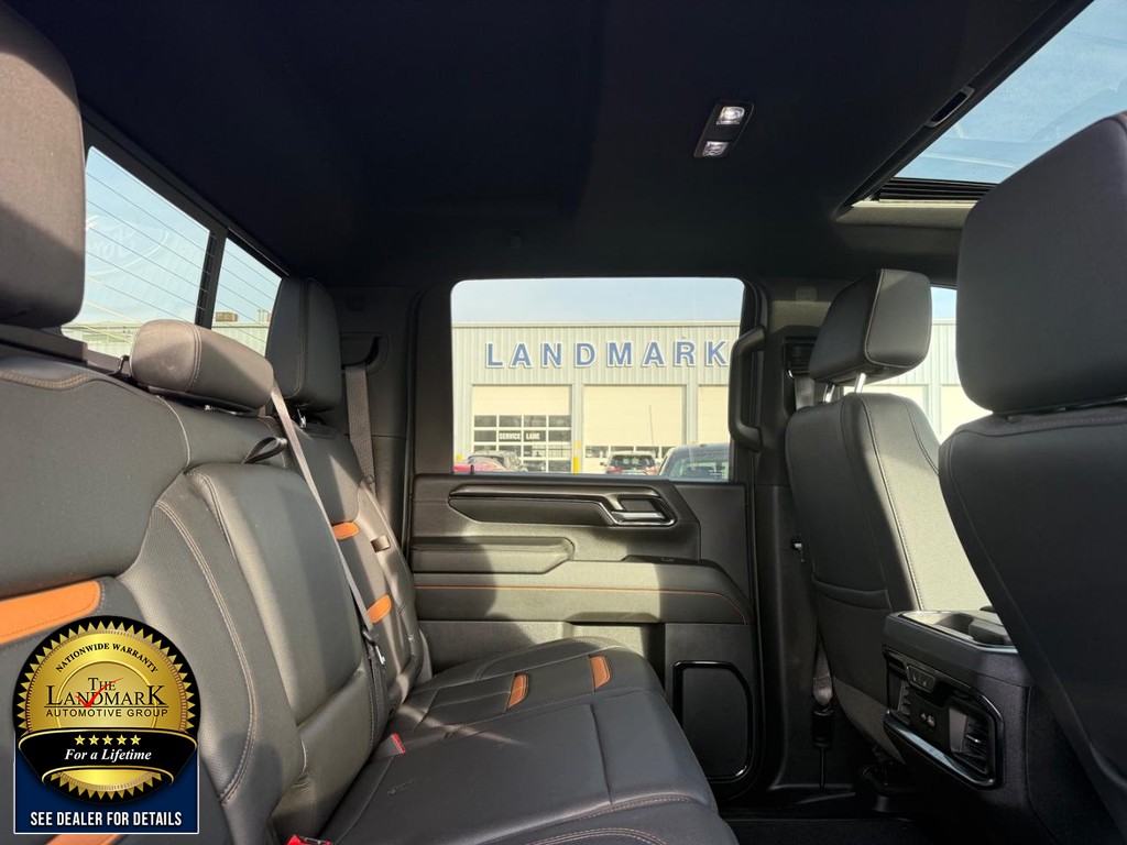 GMC Sierra 2500HD Vehicle Full-screen Gallery Image 16