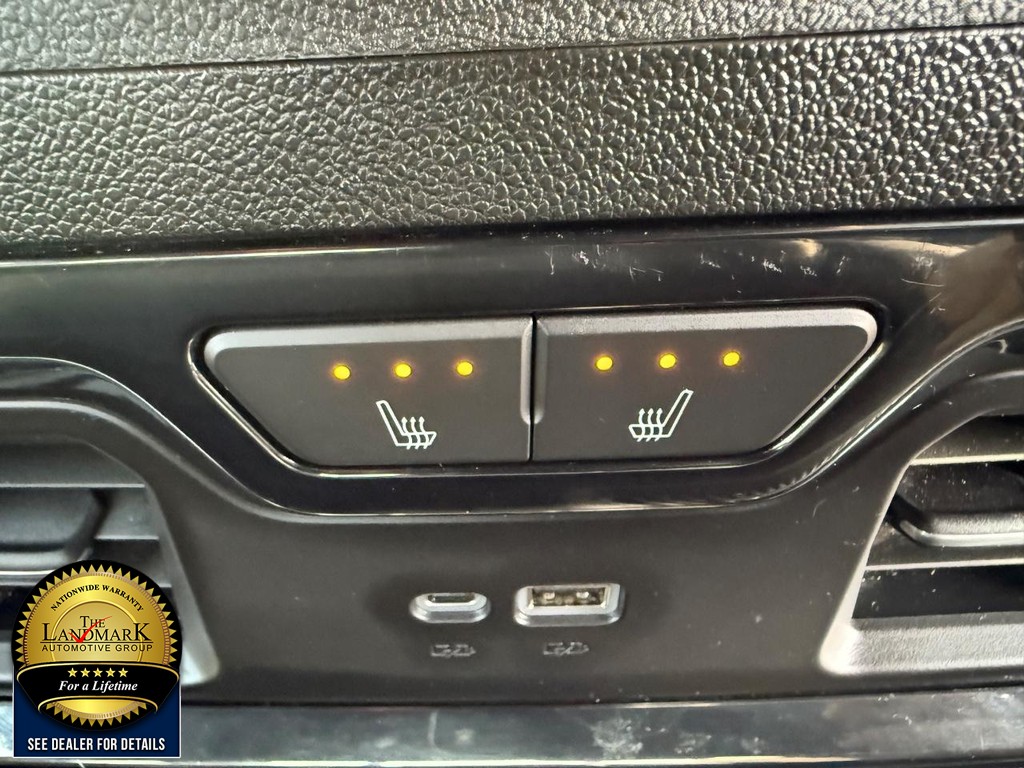 GMC Sierra 2500HD Vehicle Full-screen Gallery Image 17